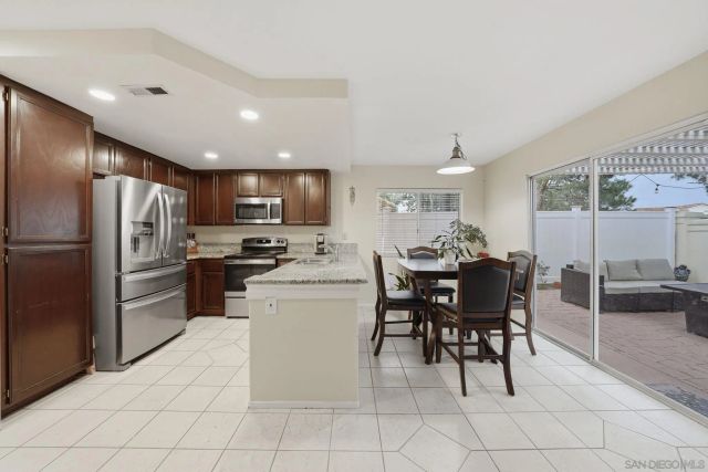 12233 Via Hacienda, El Cajon, CA 92019