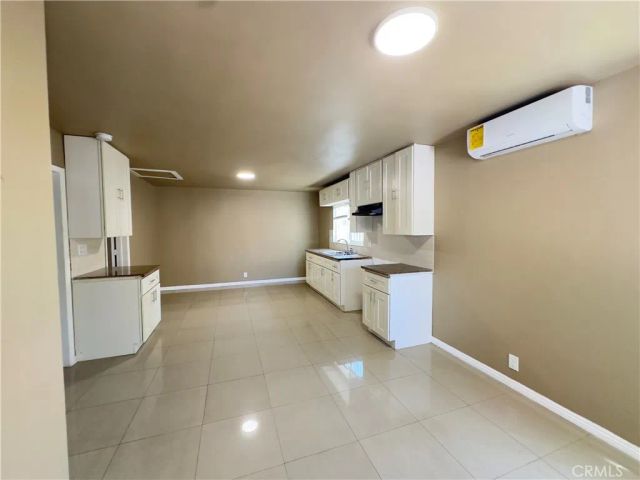 802 E 111th Drive, Los Angeles, CA 90059