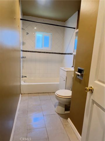 802 E 111th Drive, Los Angeles, CA 90059