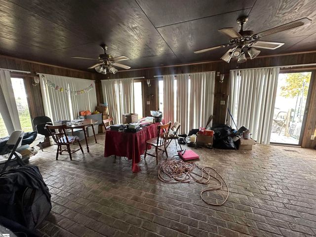 374 Flatwood Drive, Spartanburg, SC 29303