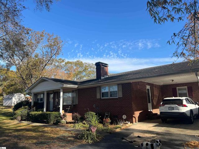 374 Flatwood Drive, Spartanburg, SC 29303