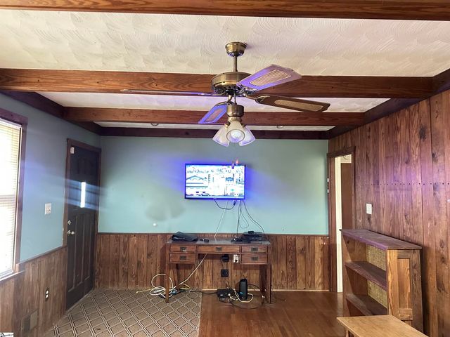 374 Flatwood Drive, Spartanburg, SC 29303