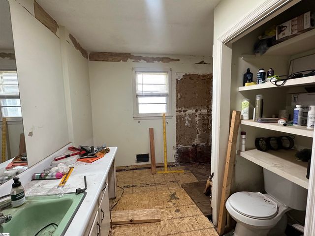 374 Flatwood Drive, Spartanburg, SC 29303