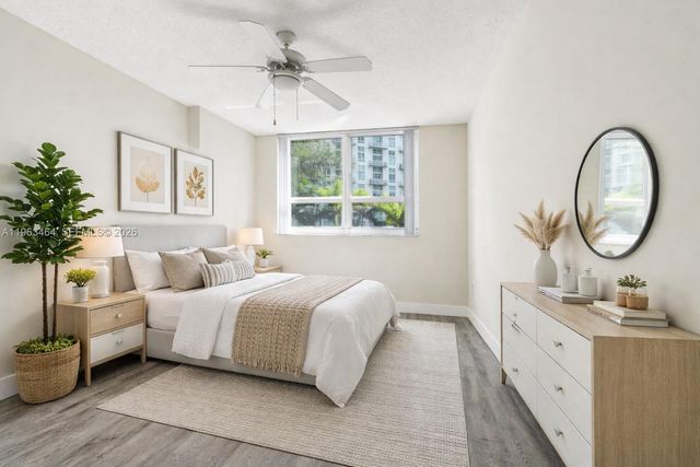 2000 N Bayshore Dr 304, Miami, FL 33137