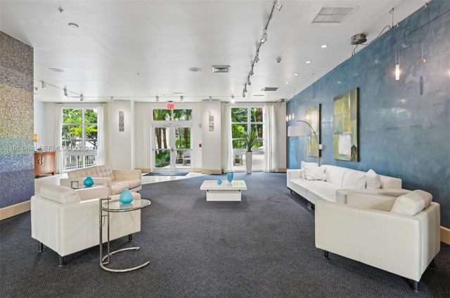 2000 N Bayshore Dr 304, Miami, FL 33137