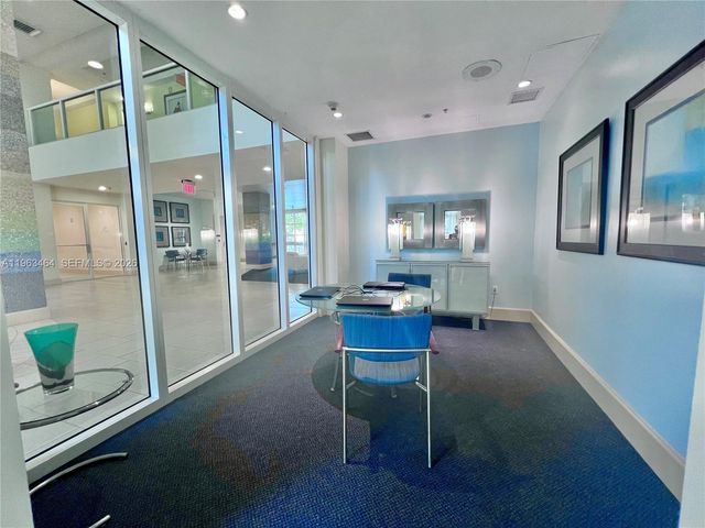 2000 N Bayshore Dr 304, Miami, FL 33137