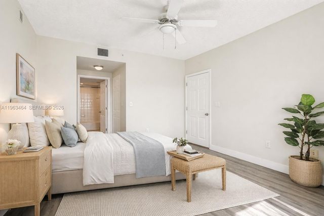 2000 N Bayshore Dr 304, Miami, FL 33137