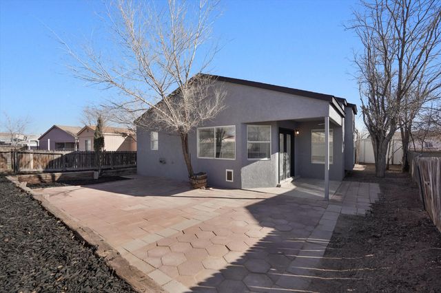1075 Sand Dune Road NE, Rio Rancho, NM 87144