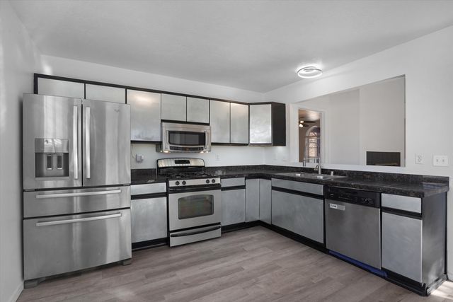 1075 Sand Dune Road NE, Rio Rancho, NM 87144