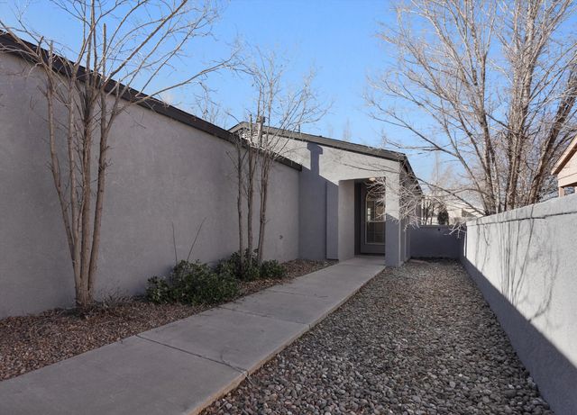 1075 Sand Dune Road NE, Rio Rancho, NM 87144