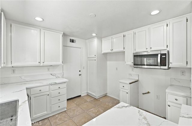 220 Suffolk, Corona, CA 92882