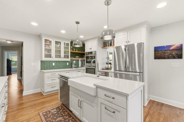 611 Rudy Lane, Louisville, KY 40207