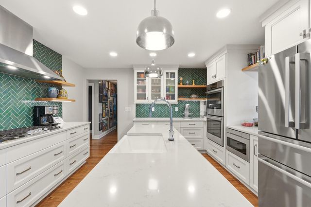 611 Rudy Lane, Louisville, KY 40207