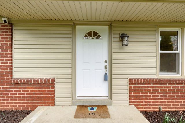 611 Rudy Lane, Louisville, KY 40207