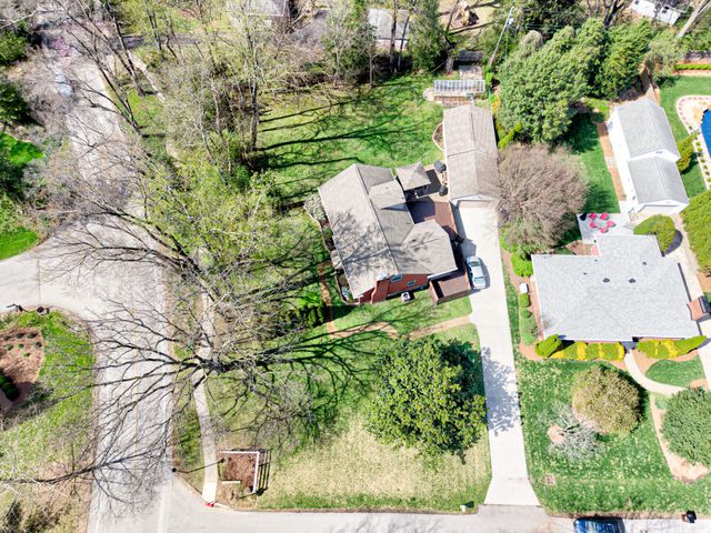 611 Rudy Lane, Louisville, KY 40207