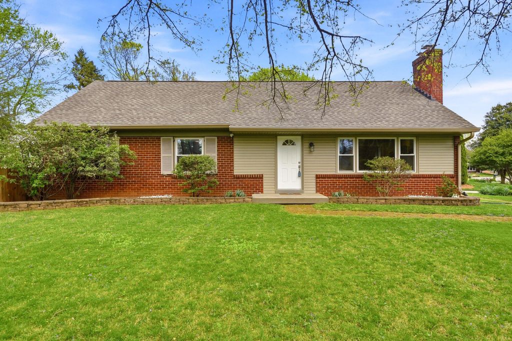 611 Rudy Lane, Louisville, KY 40207