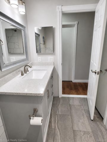 3621 Bates Drive, Sterling Heights, MI 48310