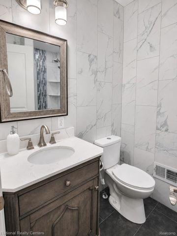 3621 Bates Drive, Sterling Heights, MI 48310