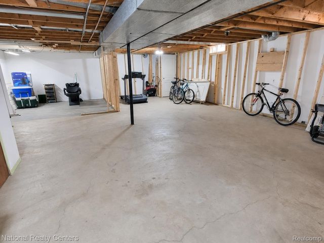 3621 Bates Drive, Sterling Heights, MI 48310