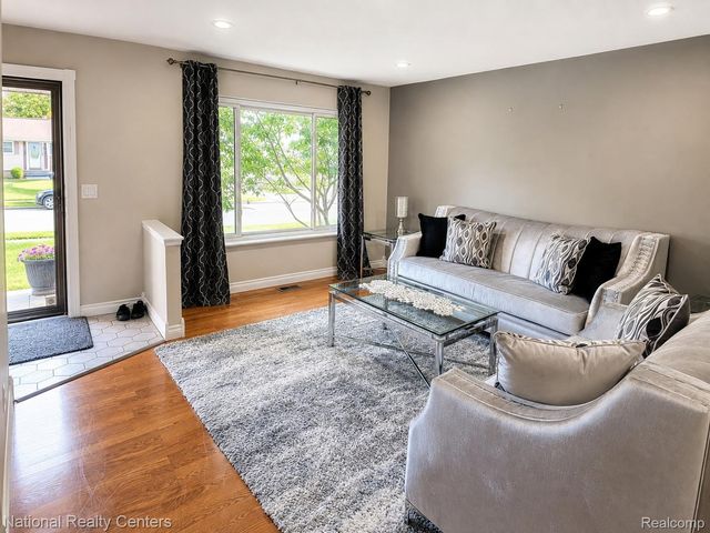 3621 Bates Drive, Sterling Heights, MI 48310