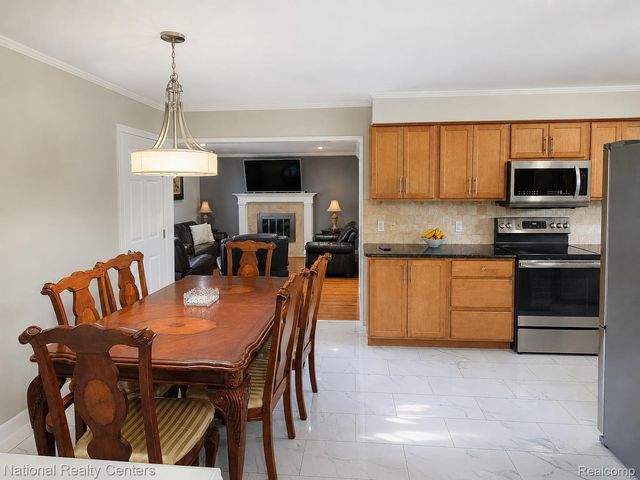3621 Bates Drive, Sterling Heights, MI 48310