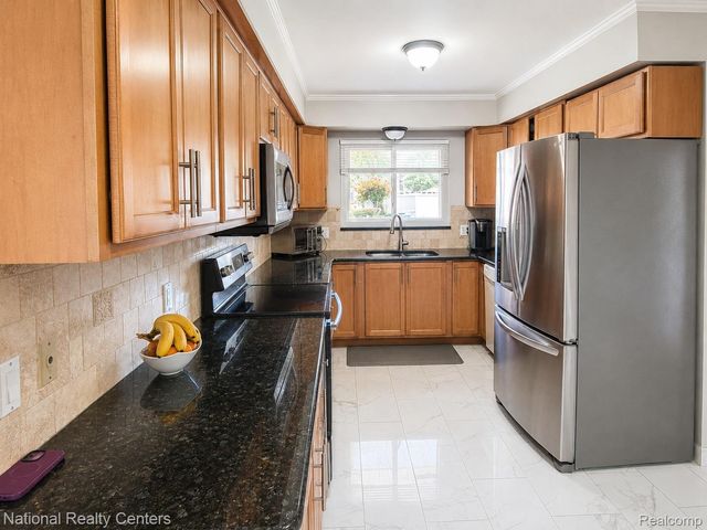 3621 Bates Drive, Sterling Heights, MI 48310