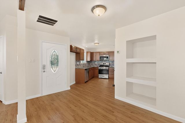 1305 Saint Street NE, Albuquerque, NM 87112