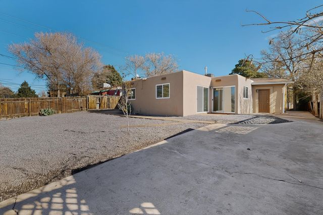 1305 Saint Street NE, Albuquerque, NM 87112