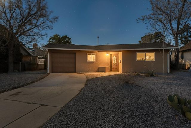 1305 Saint Street NE, Albuquerque, NM 87112