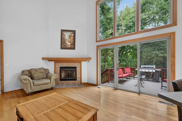 32 Riverbend Road, Montgomery, IL 60538