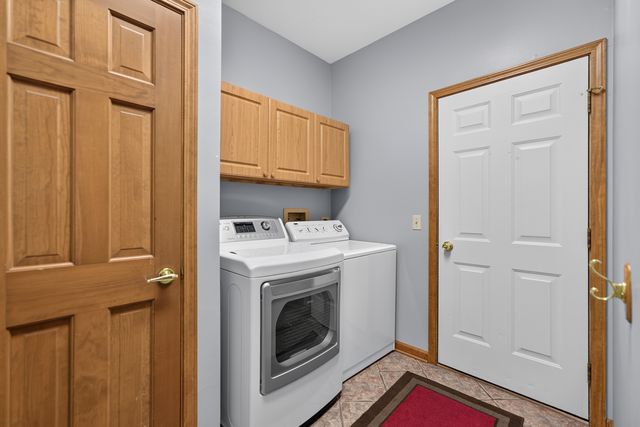 32 Riverbend Road, Montgomery, IL 60538