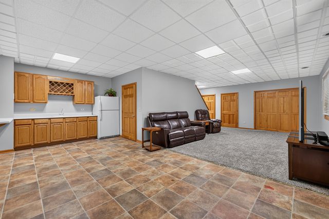 32 Riverbend Road, Montgomery, IL 60538