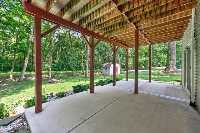 32 Riverbend Road, Montgomery, IL 60538