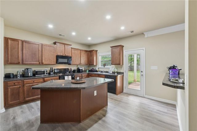 217 Klinetop Drive, Mcdonough, GA 30253