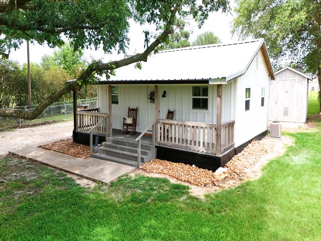 409 Moffett Springs Road, Huntsville, TX 77320