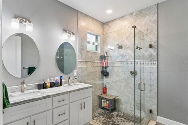 2424 12TH STREET S, St Petersburg, FL 33705