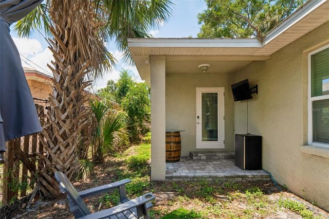 2424 12TH STREET S, St Petersburg, FL 33705