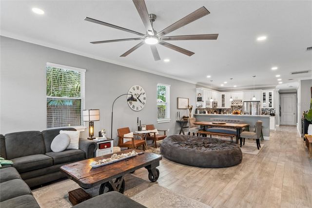 2424 12TH STREET S, St Petersburg, FL 33705