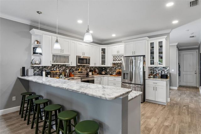 2424 12TH STREET S, St Petersburg, FL 33705