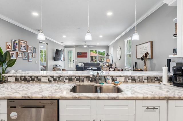 2424 12TH STREET S, St Petersburg, FL 33705
