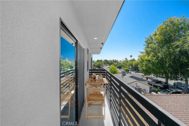 6704 Kester Avenue, Van Nuys, CA 91405