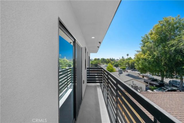 6704 Kester Avenue, Van Nuys, CA 91405