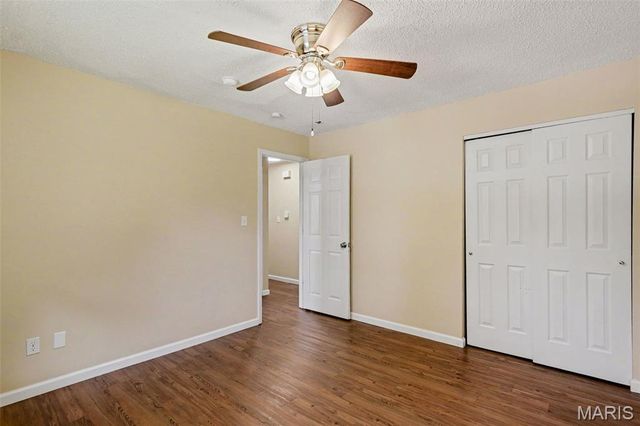 25 Country Ln., Warrenton, MO 63383