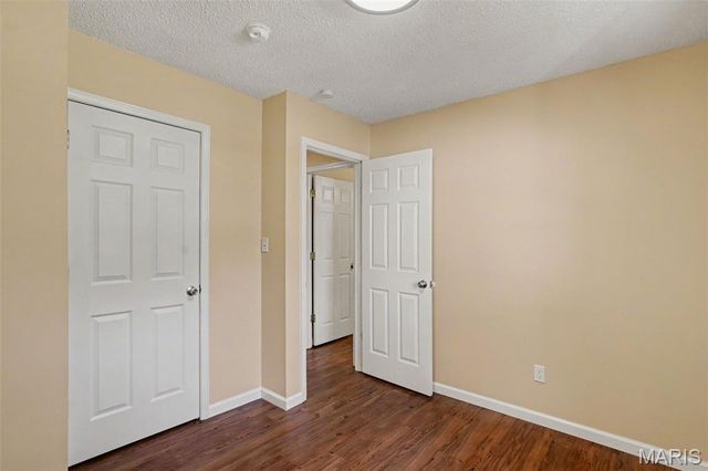 25 Country Ln., Warrenton, MO 63383