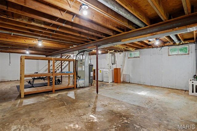 25 Country Ln., Warrenton, MO 63383