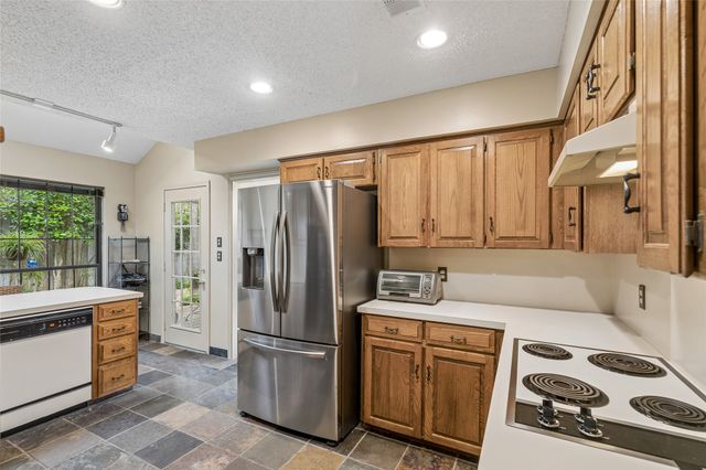 5503 Timber Green Drive, Arlington, TX 76016