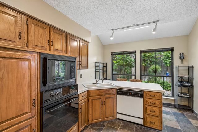 5503 Timber Green Drive, Arlington, TX 76016