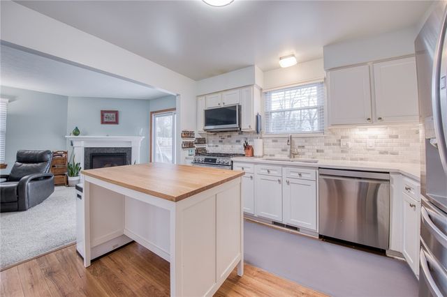102 Bayberry Lane, Cranberry Twp, PA 16066