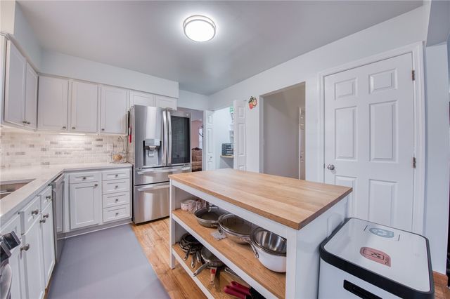 102 Bayberry Lane, Cranberry Twp, PA 16066
