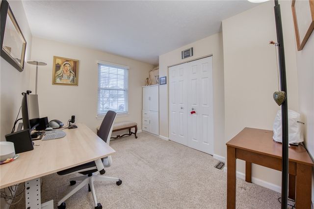 102 Bayberry Lane, Cranberry Twp, PA 16066
